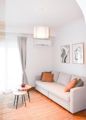 Newly renovated sunny Apartment